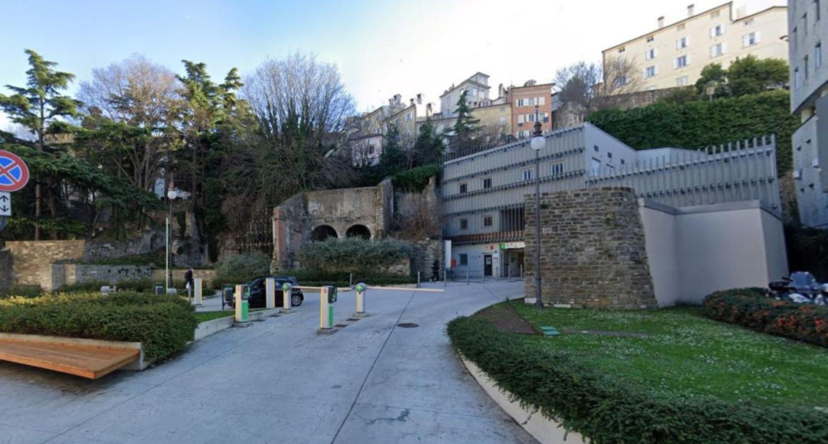 Casa Vacanze Trieste - Vista Piazza Unita Екстер'єр фото